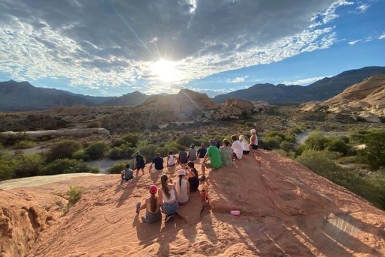 Sunset Hike and Photography Tour near Red Rock with Optional 7 Magic Mountains