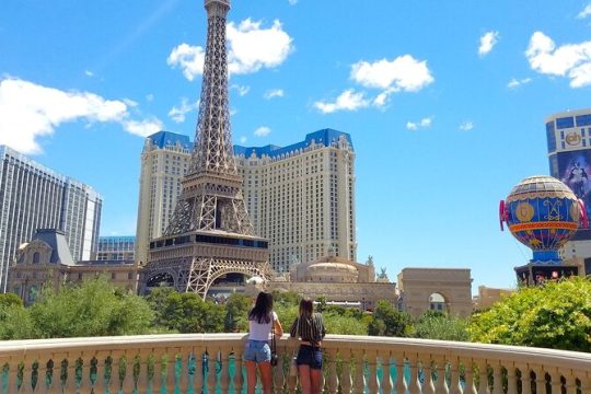 Explore Best Must See Spots: Las Vegas Strip Walking Tour