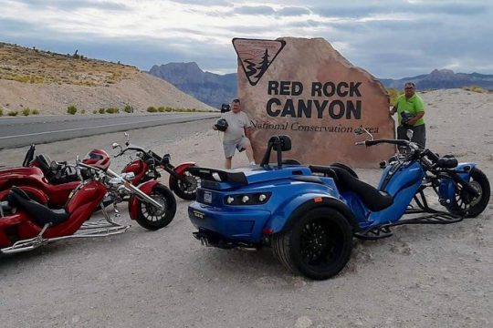 Vegas Strip and Red Rock Canyon Guided Trike or Slingshot Tour