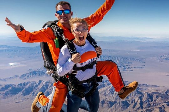 3-Hour Tandem Skydiving in Las Vegas