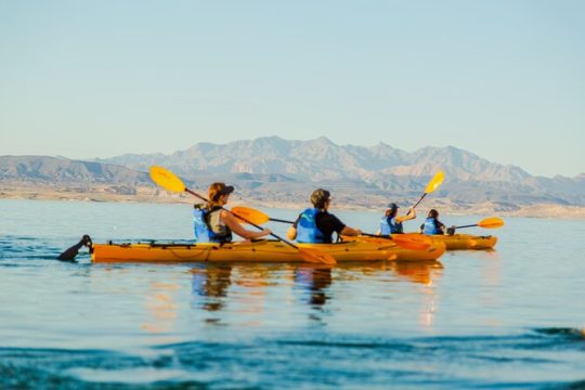 2 Hours Lake Mead Kayak Tour
