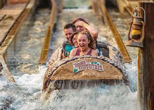 Knott's Berry Farm Tickets with Hotel Transfers from Anaheim