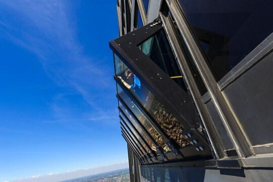 8-Day Los Angeles to Chicago via Las Vegas Cross-Country Bus Tour