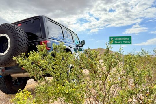 Luxury 4x4 Scenic Desert Tour from Las Vegas